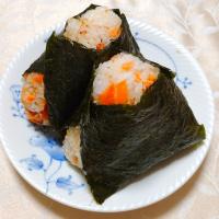 11/26鮭と梅干しの混ぜ込みおにぎり🍙